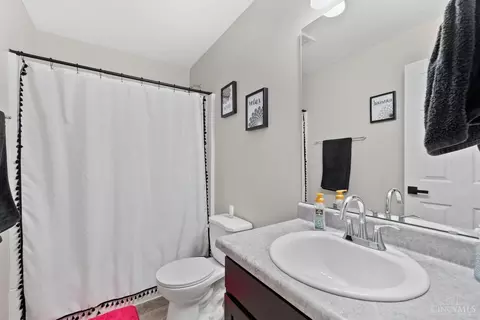 Bath - 2857 Pine Leaf Ct, Hamilton, OH 45013 photo 2 of 2