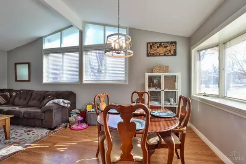 Dining - 835 Cascade Rd, Forest Park, OH 45240 photo 2 of 2