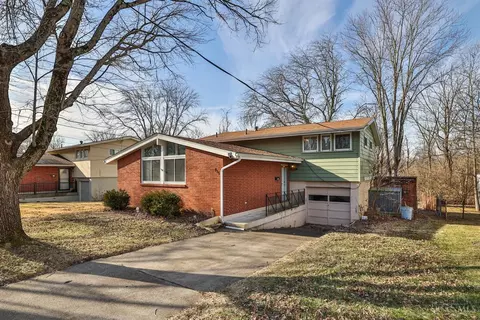 835 Cascade Rd, Forest Park, OH 45240