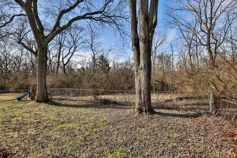 Exterior - 835 Cascade Rd, Forest Park, OH 45240 photo 7 of 11