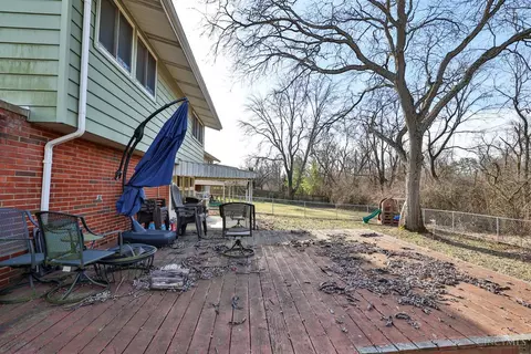 Exterior - 835 Cascade Rd, Forest Park, OH 45240 photo 4 of 11