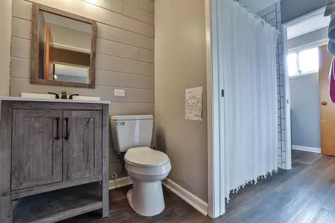 Bath - 835 Cascade Rd, Forest Park, OH 45240 photo 3 of 4