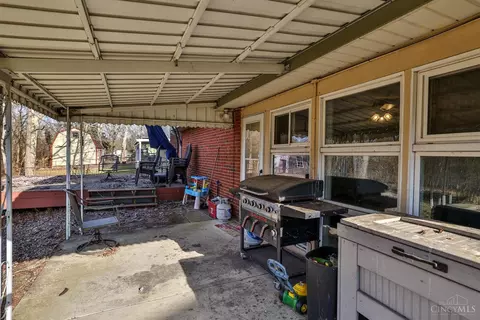Exterior - 835 Cascade Rd, Forest Park, OH 45240 photo 6 of 11