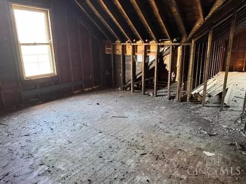 Bedroom - 316 Mcgregor Ave, Cincinnati, OH 45219 photo 6 of 6