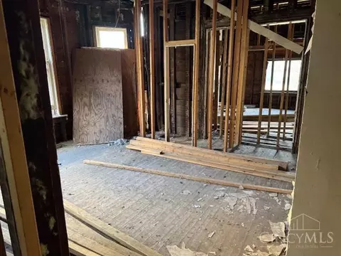 Bedroom - 316 Mcgregor Ave, Cincinnati, OH 45219 photo 1 of 6