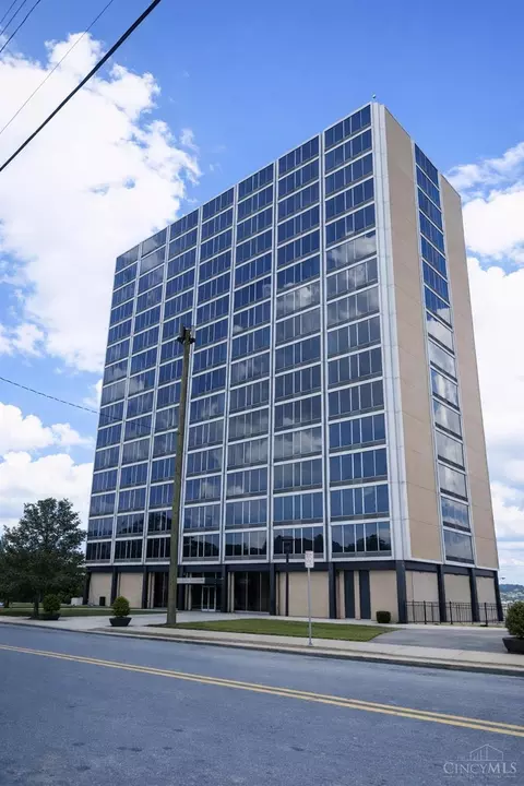 810 Matson Pl, Cincinnati, OH 45204