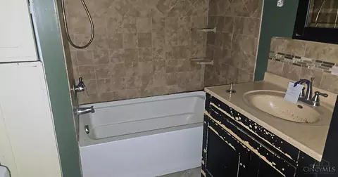 Bath - 134 Walnut St, Reading, OH 45215 photo 1 of 2