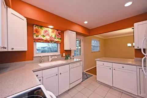 7670 Styrax Ln, Cincinnati, OH 45236 photo 14