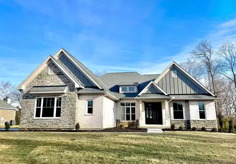 7515 Stillwater Dr, Hamilton Township, OH 45039