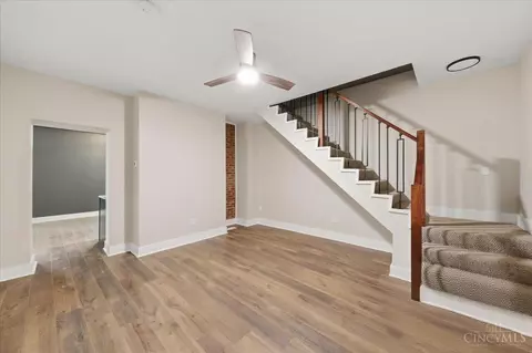Entry Way - 142 Clifton Ave, Cincinnati, OH 45202 photo 2 of 2