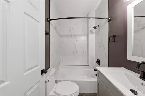 Bath - 142 Clifton Ave, Cincinnati, OH 45202 photo 5 of 5