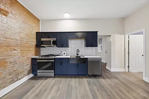 Kitchen - 142 Clifton Ave, Cincinnati, OH 45202 photo 2 of 2