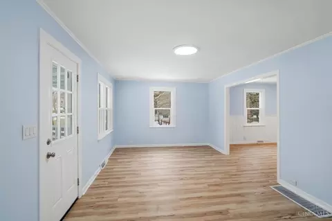 Living - 9469 Beech Dr, Cincinnati, OH 45231 photo 3 of 5