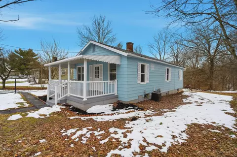 Exterior - 9469 Beech Dr, Cincinnati, OH 45231 photo 1 of 13