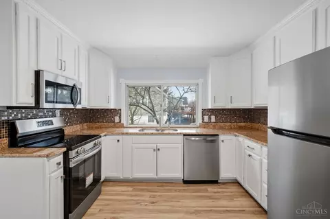 Kitchen - 9469 Beech Dr, Cincinnati, OH 45231 photo 1 of 3