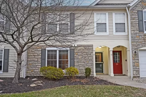 40 Ledgerwoods Dr, Amelia, OH 45102
