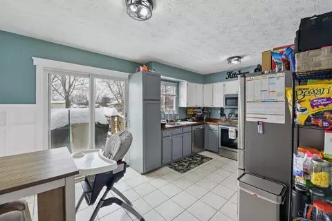 Kitchen - 104 Circle Dr, Harrison, OH 45030 photo 1 of 6