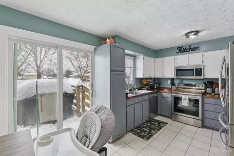 Kitchen - 104 Circle Dr, Harrison, OH 45030 photo 2 of 6