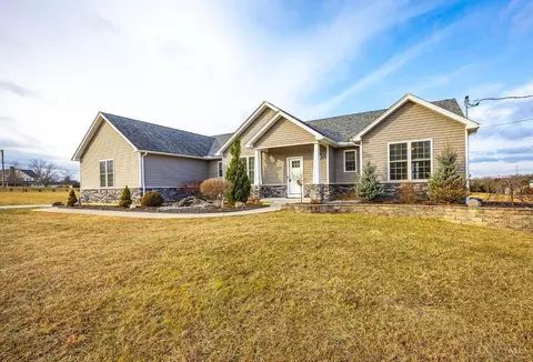 1227 Morman Rd, Hamilton, OH 45013