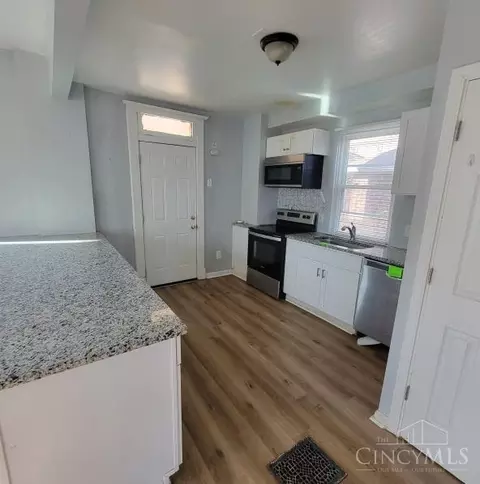 Entry Way - 3235 Wold Ave, Cincinnati, OH 45207 photo 1 of 1