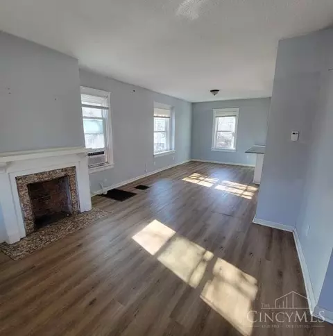 Living - 3235 Wold Ave, Cincinnati, OH 45207 photo 1 of 1