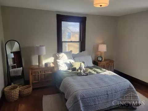 Bedroom - 325 Sharon Rd, Glendale, OH 45246 photo 2 of 3