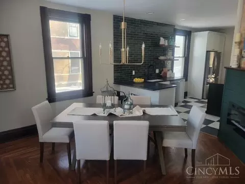 Dining - 325 Sharon Rd, Glendale, OH 45246 photo 2 of 2