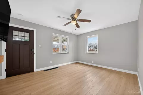 Living - 2258 Hunt Rd, Reading, OH 45215 photo 2 of 5