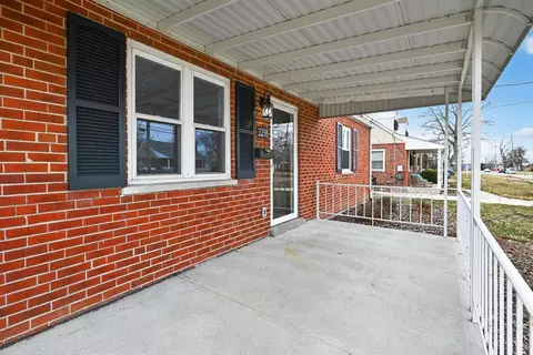Exterior - 2258 Hunt Rd, Reading, OH 45215 photo 2 of 7