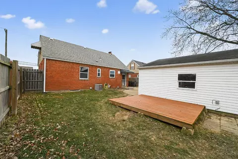 Exterior - 2258 Hunt Rd, Reading, OH 45215 photo 6 of 7