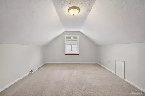 Bedroom - 2258 Hunt Rd, Reading, OH 45215 photo 5 of 7