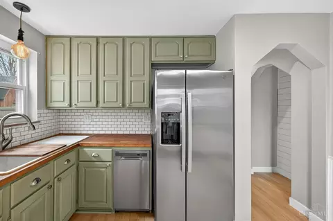 Kitchen - 2258 Hunt Rd, Reading, OH 45215 photo 4 of 4