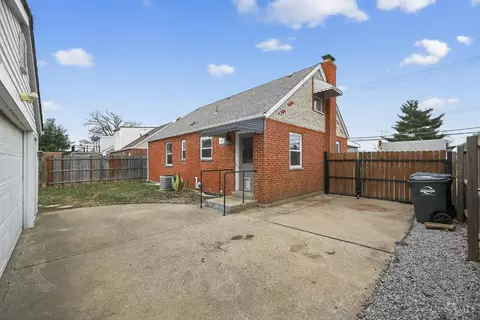 Exterior - 2258 Hunt Rd, Reading, OH 45215 photo 4 of 7