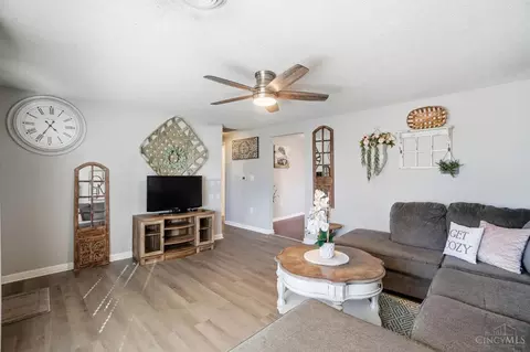 Living - 12114 Fourth Ave, Cincinnati, OH 45249 photo 2 of 2