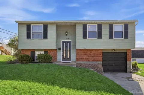 11920 Hitchcock Dr, Forest Park, OH 45240