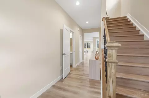 Entry Way - 5312 Dora Ave, Cincinnati, OH 45227 photo 3 of 8