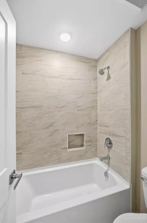 Bath - 5312 Dora Ave, Cincinnati, OH 45227 photo 11 of 14