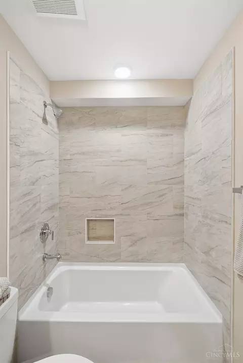 Bath - 5312 Dora Ave, Cincinnati, OH 45227 photo 14 of 14