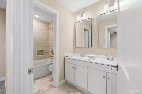 Bath - 5312 Dora Ave, Cincinnati, OH 45227 photo 8 of 14