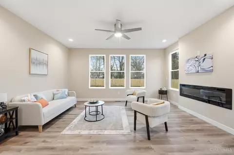 Living - 5312 Dora Ave, Cincinnati, OH 45227 photo 2 of 5