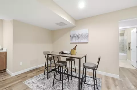 Dining - 5312 Dora Ave, Cincinnati, OH 45227 photo 4 of 4
