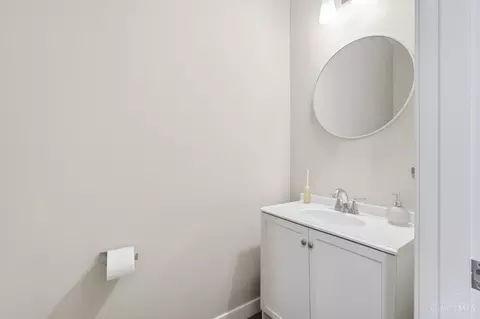 Bath - 5312 Dora Ave, Cincinnati, OH 45227 photo 1 of 14
