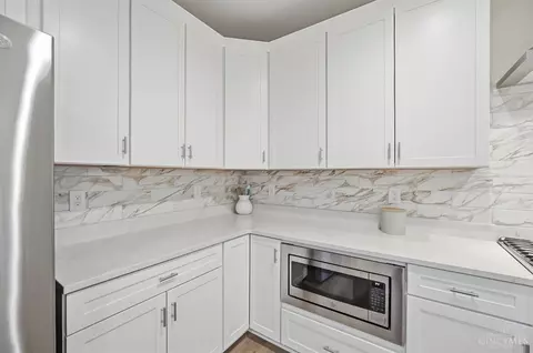 Kitchen - 5312 Dora Ave, Cincinnati, OH 45227 photo 7 of 7