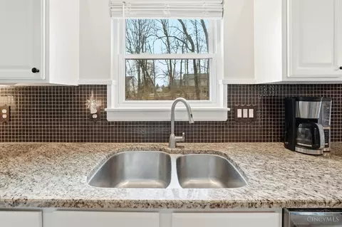 Kitchen - 443 Windfern Forest Ln, Cincinnati, OH 45244 photo 6 of 10