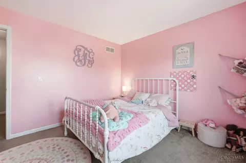 Bedroom - 443 Windfern Forest Ln, Cincinnati, OH 45244 photo 5 of 9