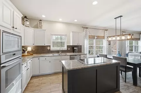 Kitchen - 443 Windfern Forest Ln, Cincinnati, OH 45244 photo 2 of 10