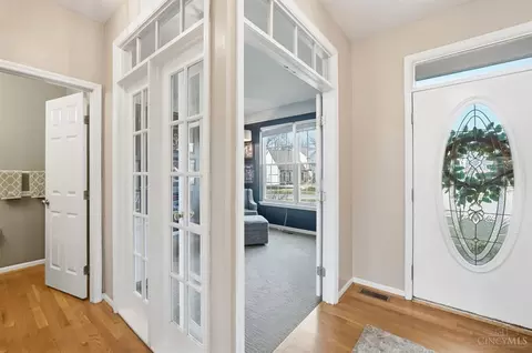 Entry Way - 443 Windfern Forest Ln, Cincinnati, OH 45244 photo 7 of 14