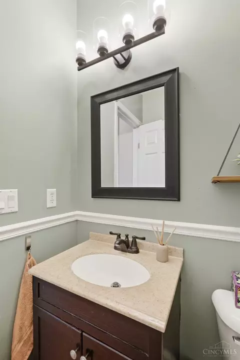 Bath - 443 Windfern Forest Ln, Cincinnati, OH 45244 photo 3 of 12