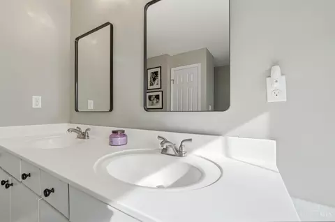 Bath - 443 Windfern Forest Ln, Cincinnati, OH 45244 photo 7 of 12