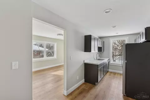 Entry Way - 2668 Shaffer Ave, Cincinnati, OH 45211 photo 6 of 7